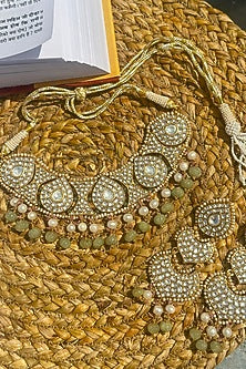 Gold Plated Cream Kundan Polki Handcrafted Choker Necklace Set In Sterling Silver