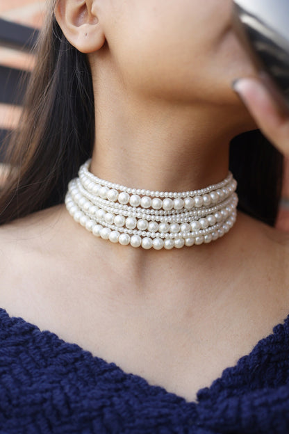 Delicate Pearl Choker Necklace 
