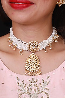 Gold Finish Moissanite Kundan Polki Choker Necklace In Sterling Silver