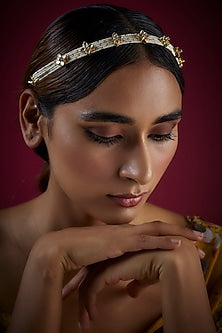 Gold Finish Paachi Kundan & Shell Pearl Mathapatti