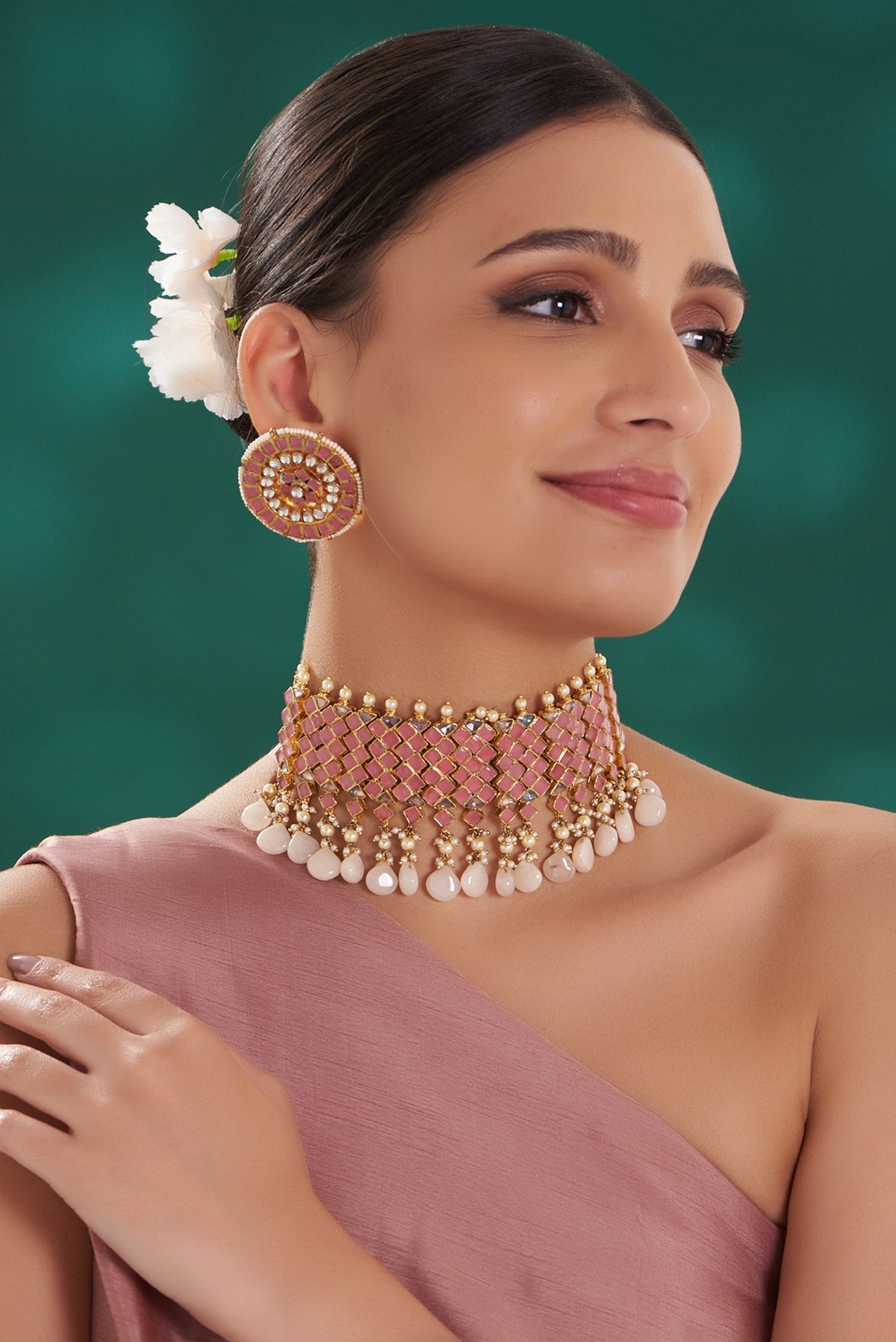 Gold Finish Peach Kundan Choker Necklace Set