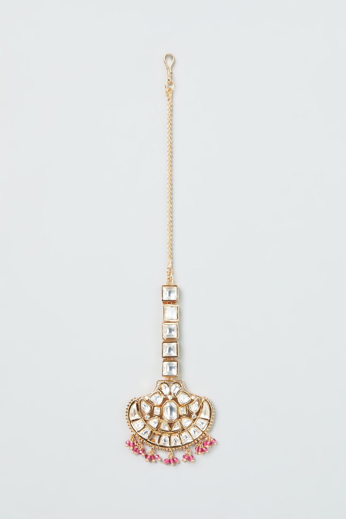 Gold Finish Maang Tikka With Kundan