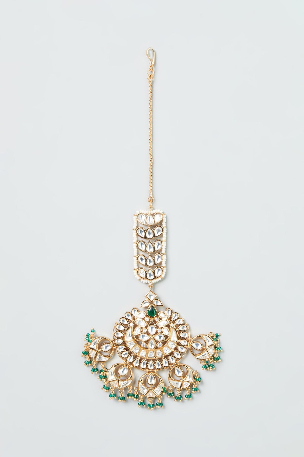 Gold Finish Alloy Maang Tikka With Kundan