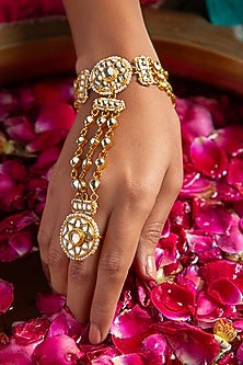 Gold Plated White Stone Haathphool (Set Of 2)