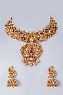 Gold Finish Necklace Set With Synthetic Stones