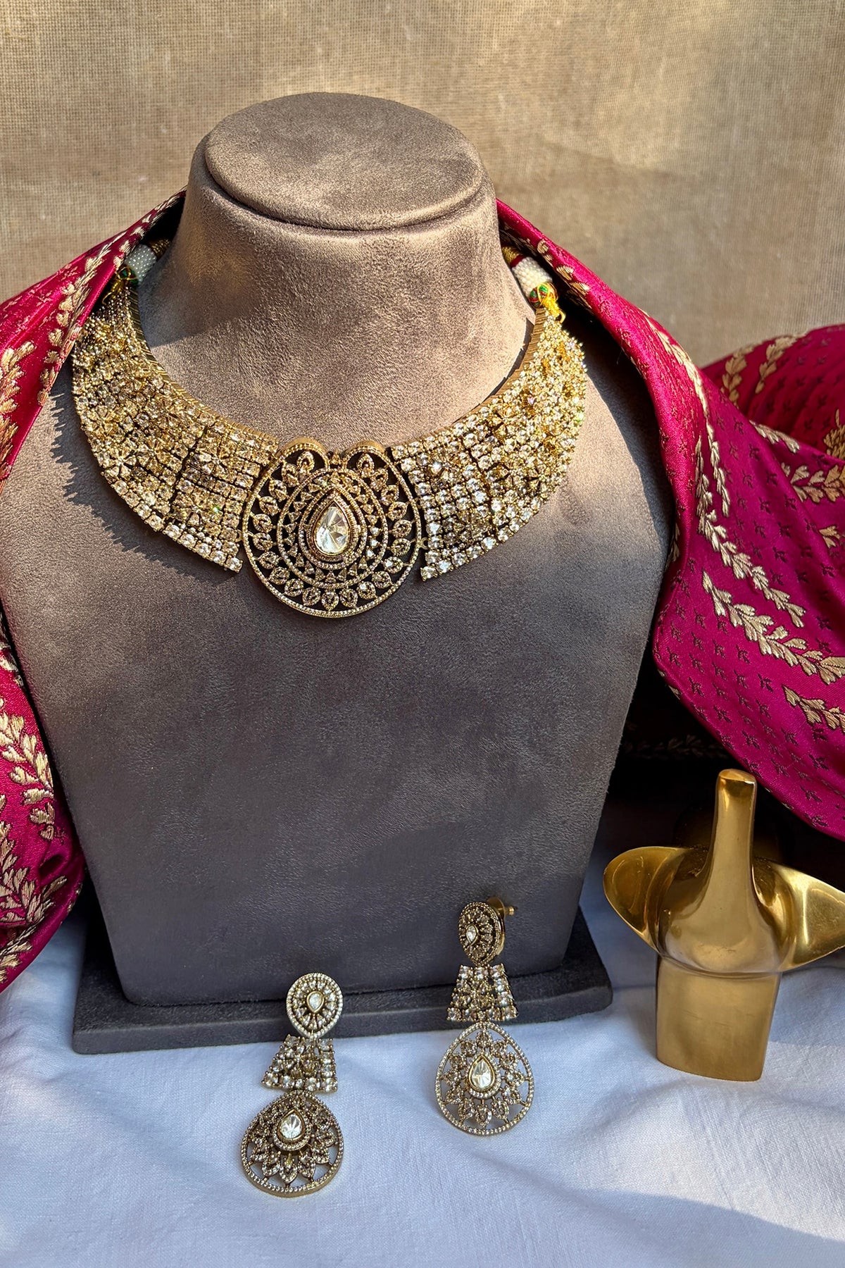 Antique Gold Finish Zircon Choker Necklace Set