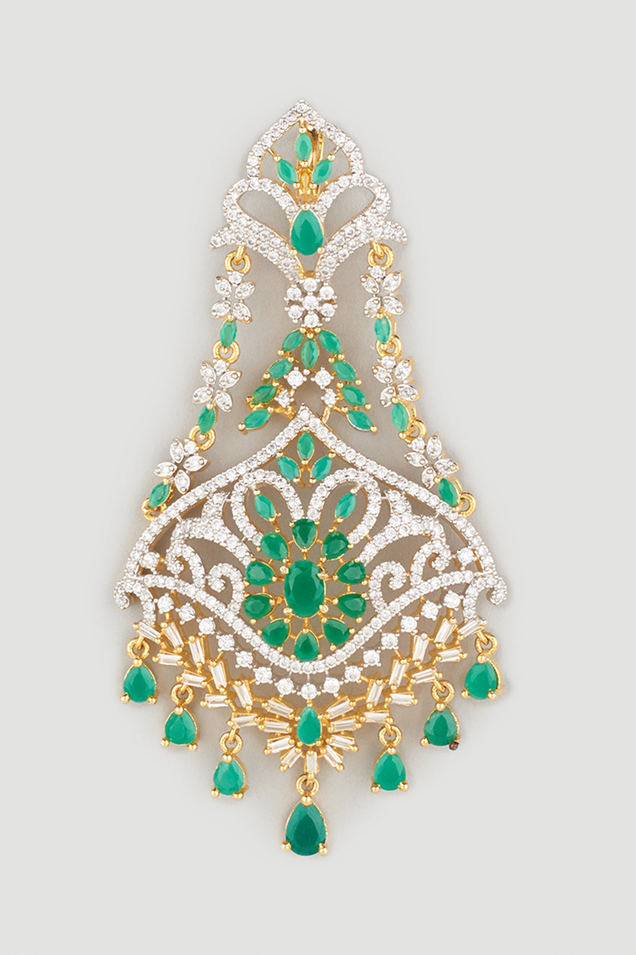 Gold Finish Emerald Pasa