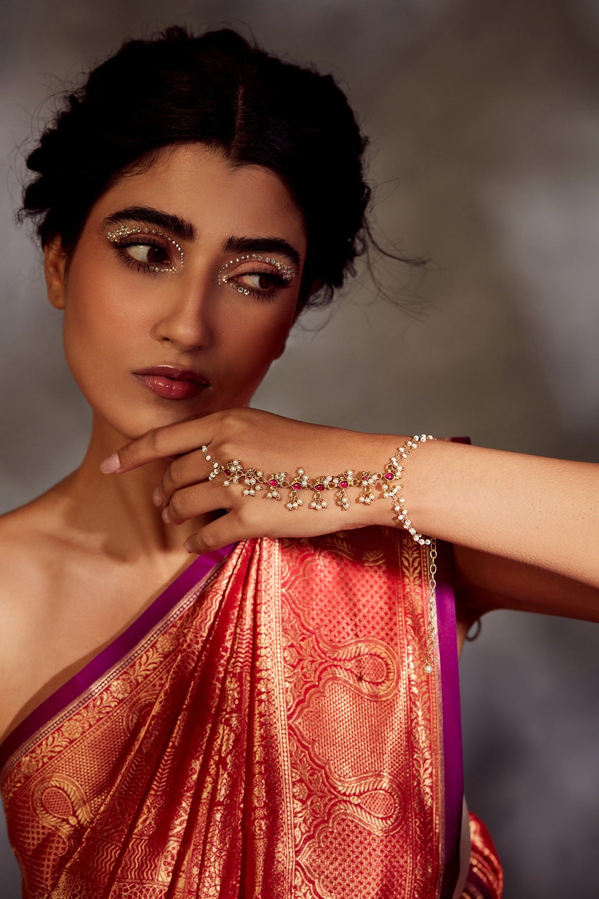 Gold Finish Kundan Hathphool