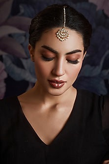Gold Finish Kundan & Pearl Maang Tikka