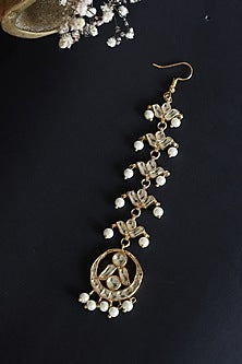 Gold Finish Kundan & Shell Pearl Maang Tikka
