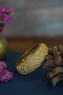 Gold Finish Embossed Bangle
