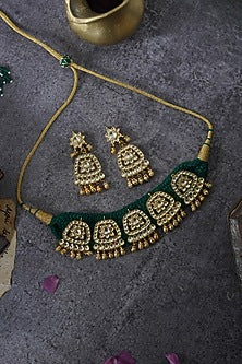 Gold Finish Kundan & Shell Pearl Choker Necklace Set