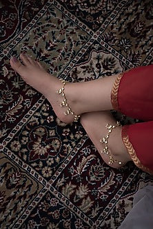 Gold Finish Kundan & Shell Pearl Anklets