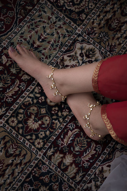 Gold Finish Kundan & Shell Pearl Anklets