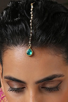 Gold Finish Kundan & Pearls Maang Tikka