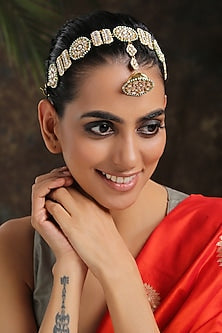Gold Plated Kundan & Pearls Mathapatti