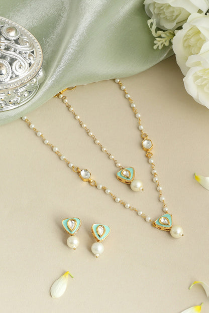Gold Finish Green Kundan Necklace Set For Girls