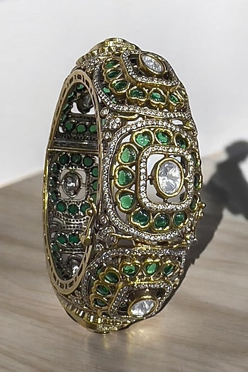 Matte Gold Plated Green Jadtar Stone & Glass Beaded Adjustable Bangle