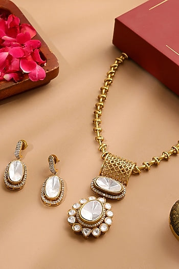 Antique Gold Finish Kundan Polki Necklace Set