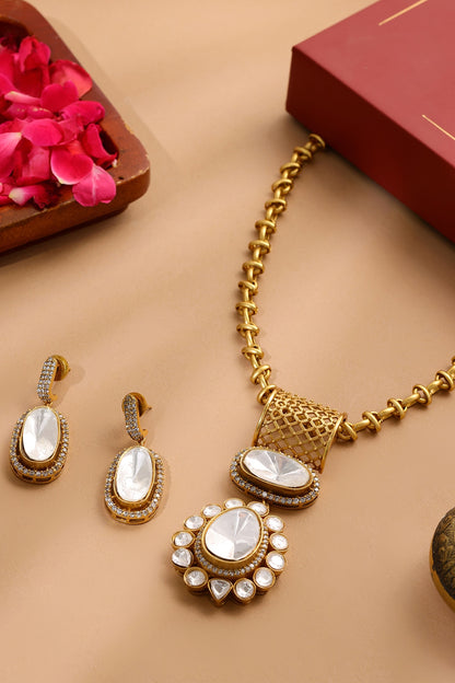 Antique Gold Finish Kundan Polki Necklace Set