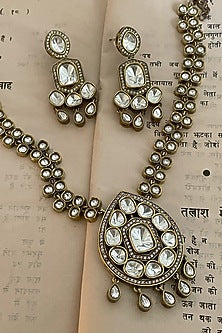 Black Rhodium Finish Kundan Polki Necklace Set