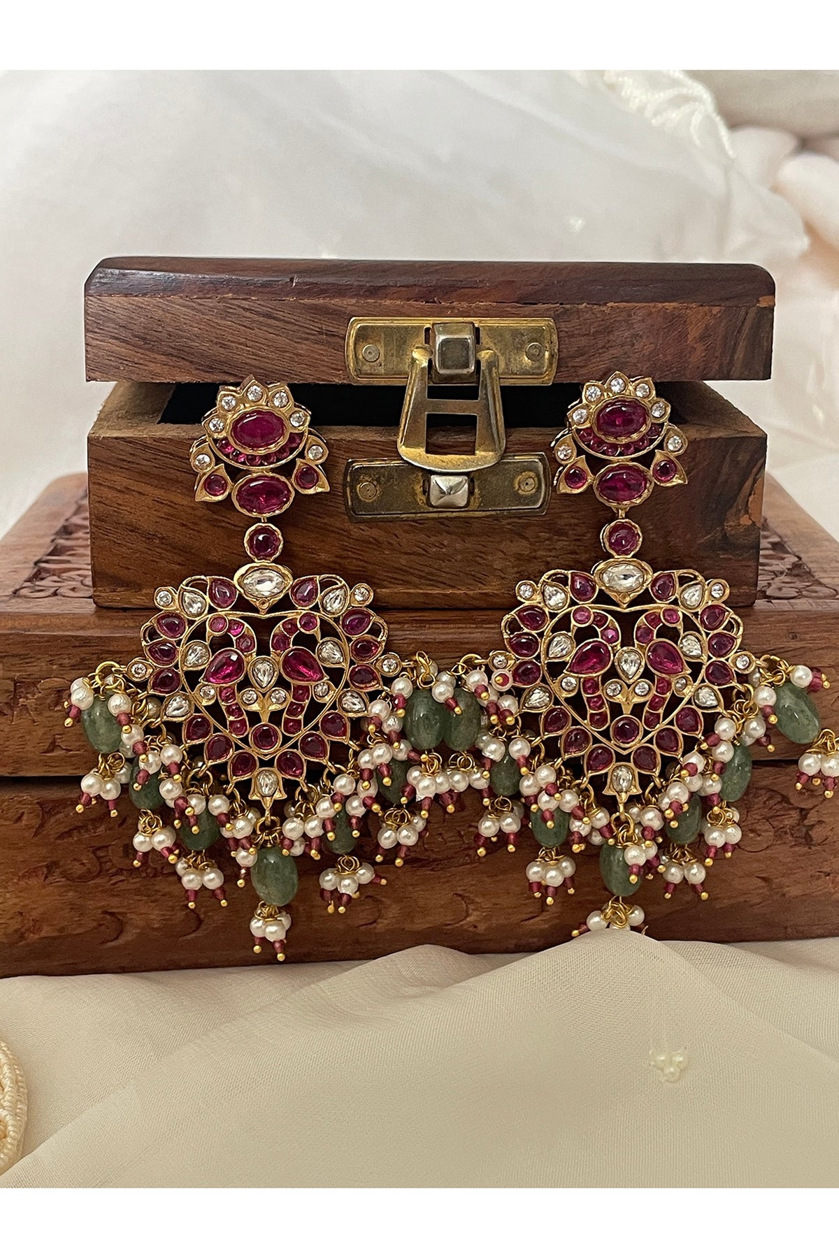 Gold Finish Kundan Polki & Pearl Choker Necklace Set