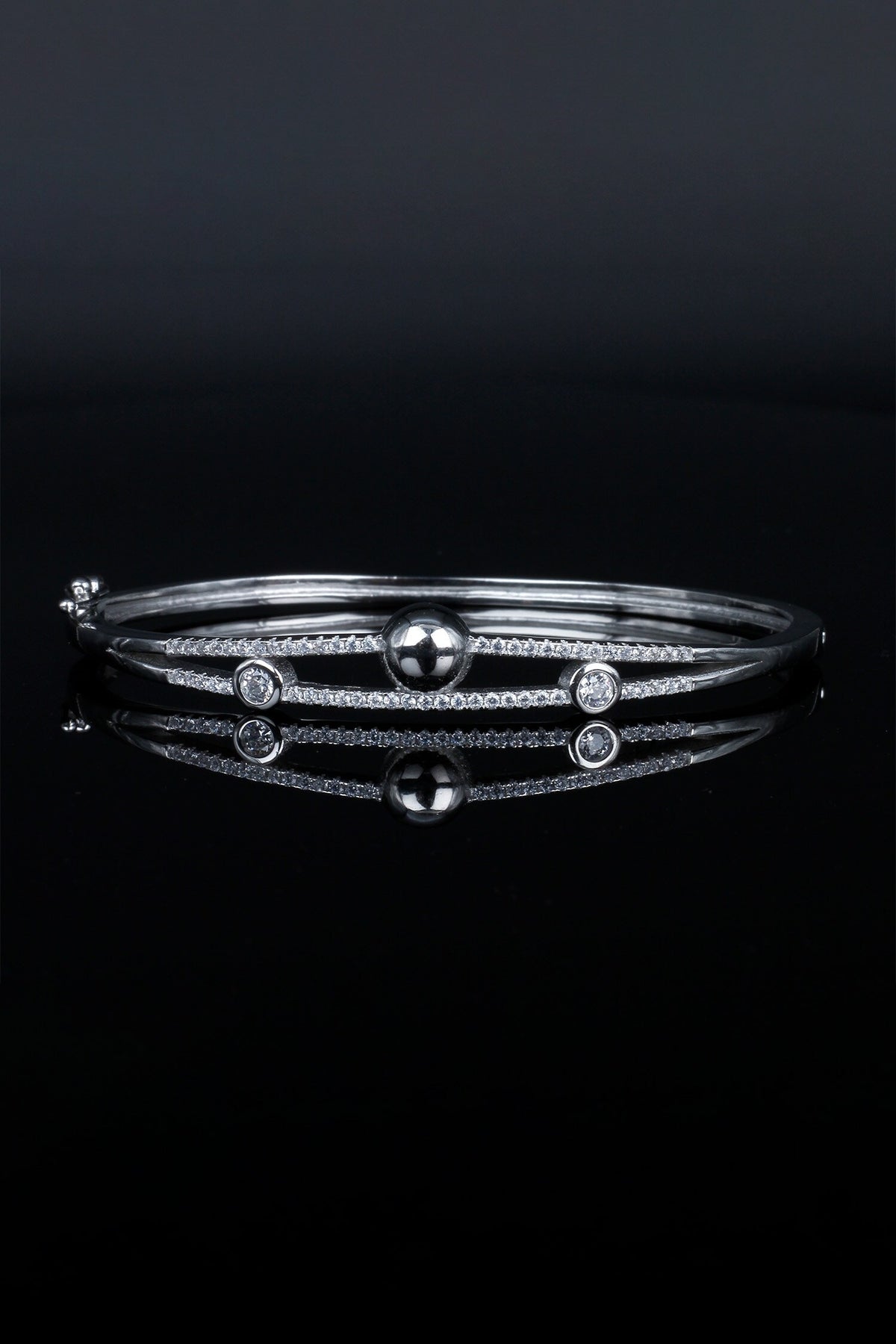 Naaz Embellished Bracelet 