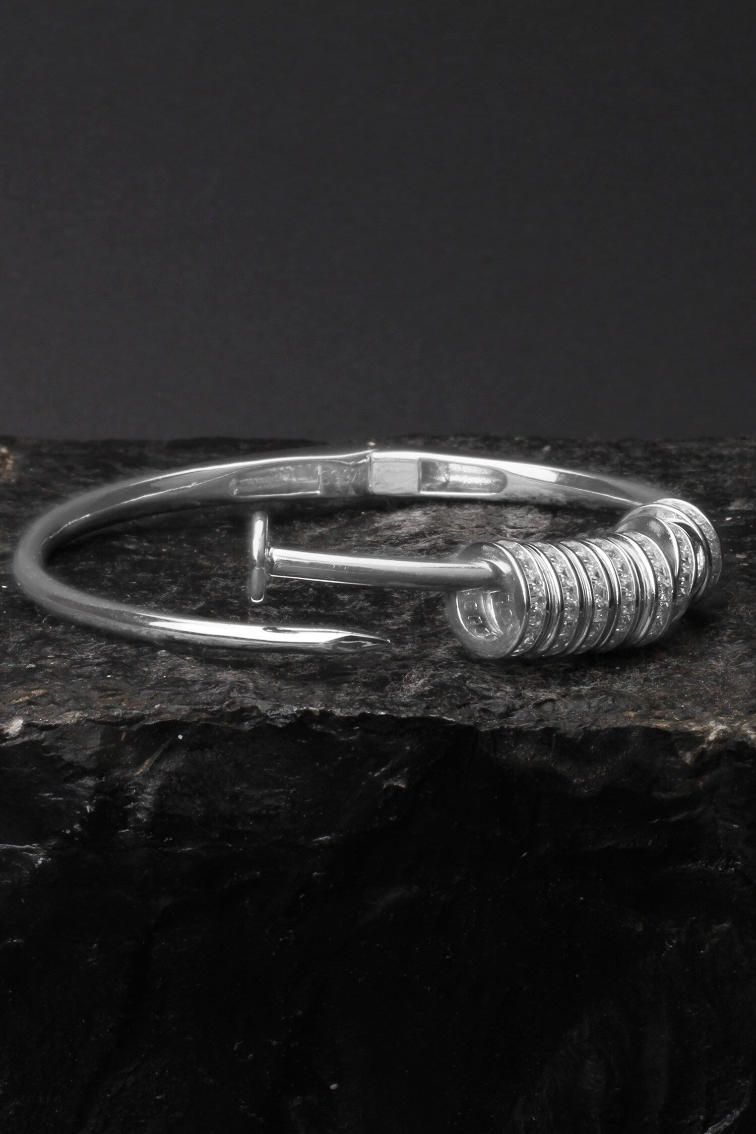 Johi Nail Pattern Bracelet 