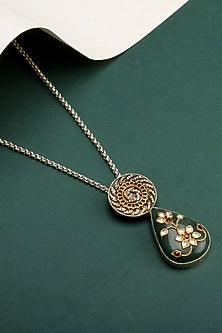 Gold Finish Kundan Polki & Labradorite Stone Pendant Necklace In Sterling Silver