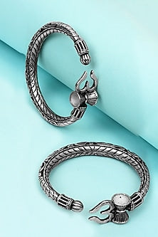 Silver Handcrafted Bacelets In Sterling Silver (Set of 2)