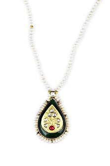 Gold Finish Green Onyx Stone Handcrafted Pendant Necklace In Sterling Silver