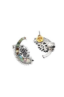 Oxidised Finish Kundan Polki Handcrafted Stud Earrings In Sterling Silver
