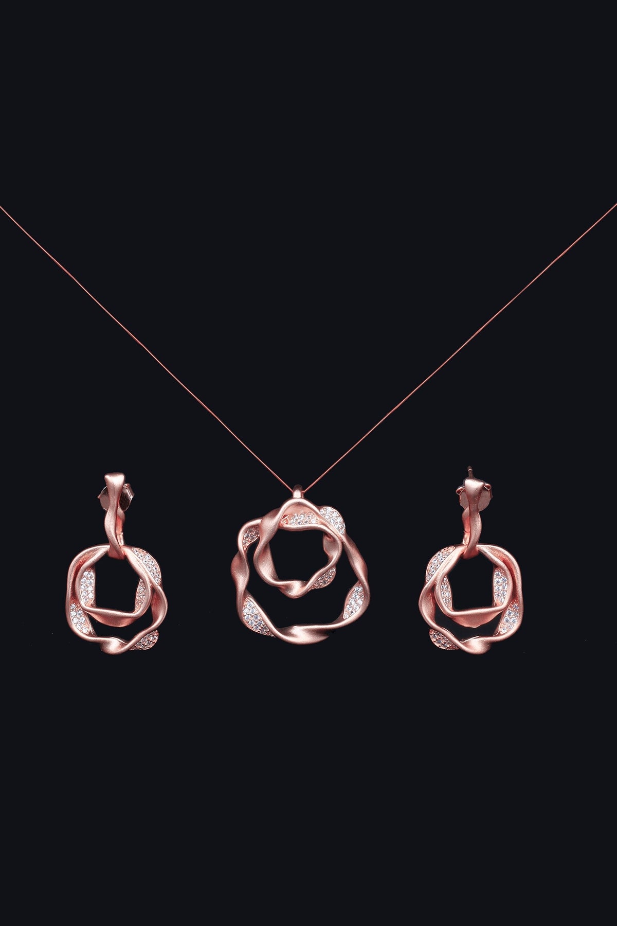 Zoya Swirl Pendant With Earrings 