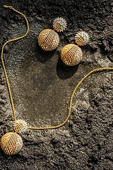 Gold Finish Zircon Pendant Necklace Set