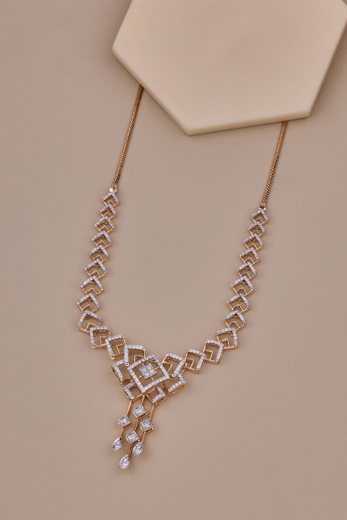 18kt Rose Gold Finish Round-Shaped Diamond Necklace