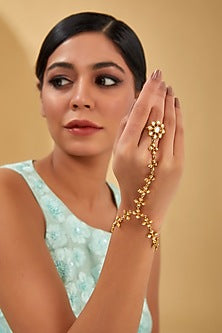 Gold Finish Moissanite Polki Handharness In Sterling Silver