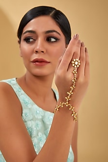 Gold Finish Moissanite Polki Handharness In Sterling Silver