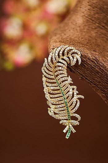 Yellow Gold Finish Eurostar Zircon & Emerald Stone Brooch In Sterling Silver