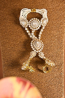 Yellow Gold Finish Moissanite Polki & Shell Pearl Haathphool In Sterling Silver