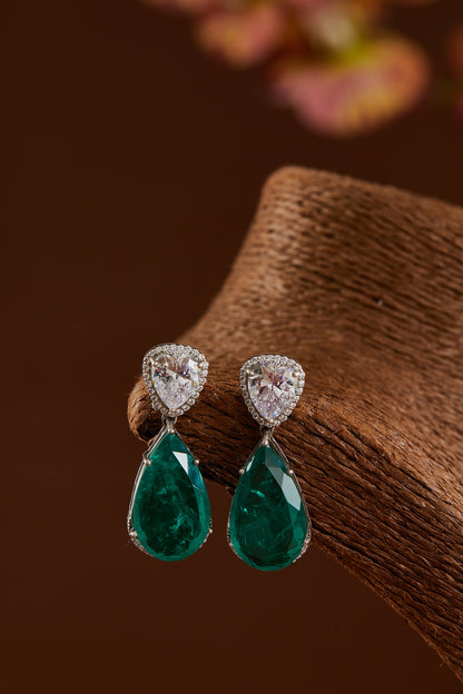 White Finish Zircon & Emerald Necklace Set In Sterling Silver