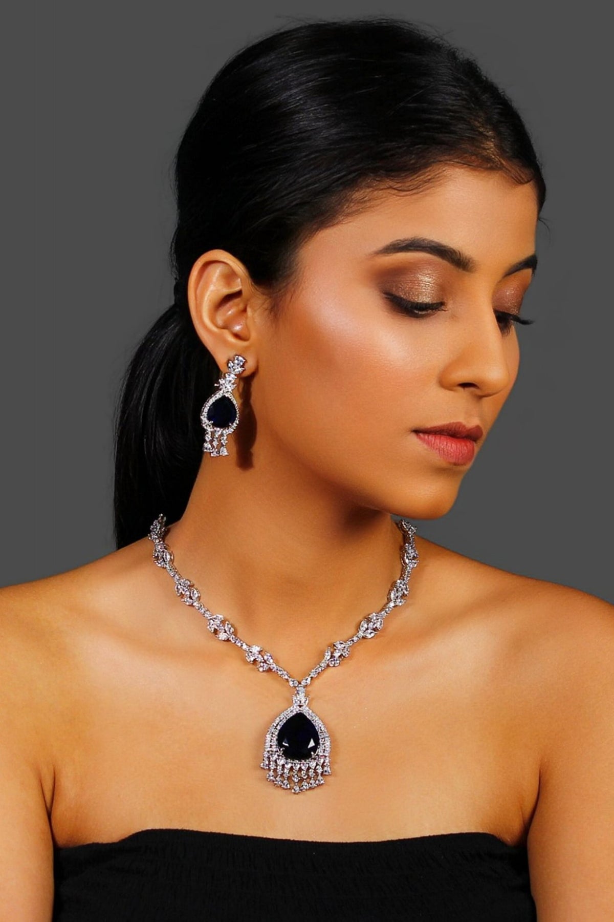 White Finish Zircon & Blue Stone Necklace Set