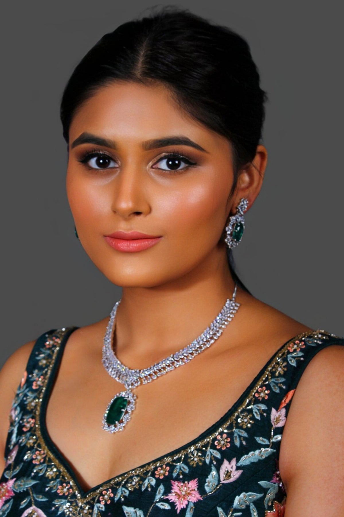 White Finish Zircon & Green Stone Necklace Set
