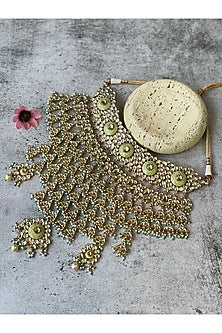 Gold Finish Pachi Kundan Polki Choker Necklace Set