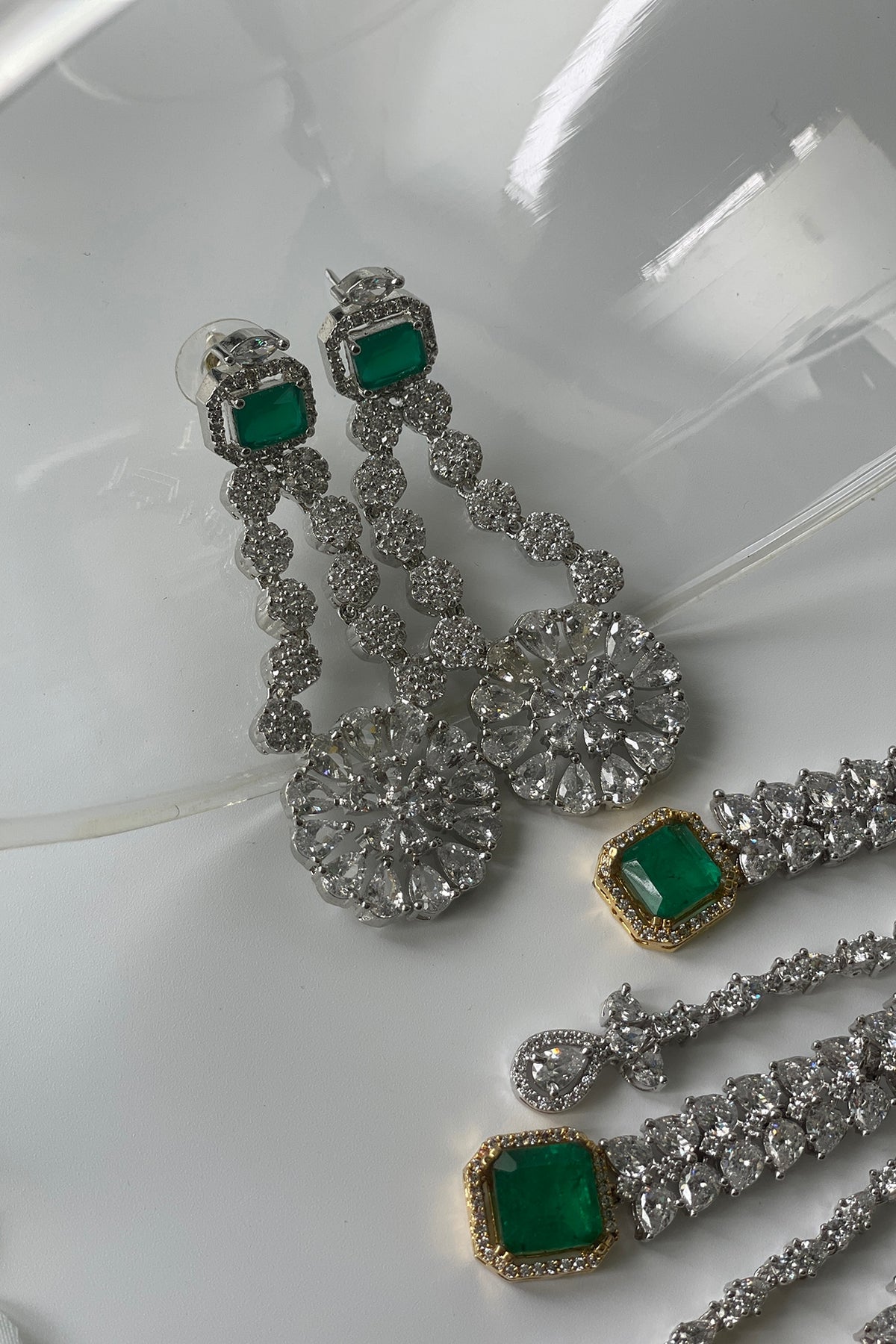 White Finish Zircon & Stone Choker Necklace Set