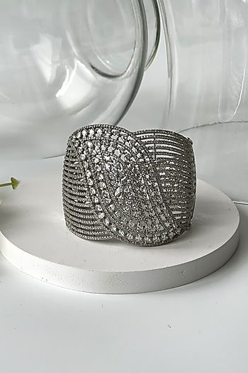 White Finish Zircon Openable Bracelet