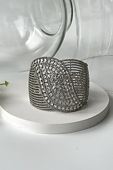 White Finish Zircon Openable Bracelet