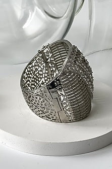 White Finish Zircon Openable Bracelet