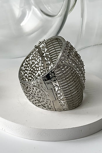 White Finish Zircon Openable Bracelet