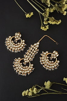 Gold Finish Synthetic Stone & Kundan Polki Earrings With Maangtikka