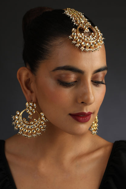 Gold Finish Synthetic Stone & Kundan Polki Earrings With Maangtikka